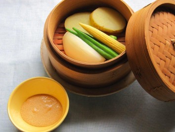 蒸し野菜の明太ディップソース添え